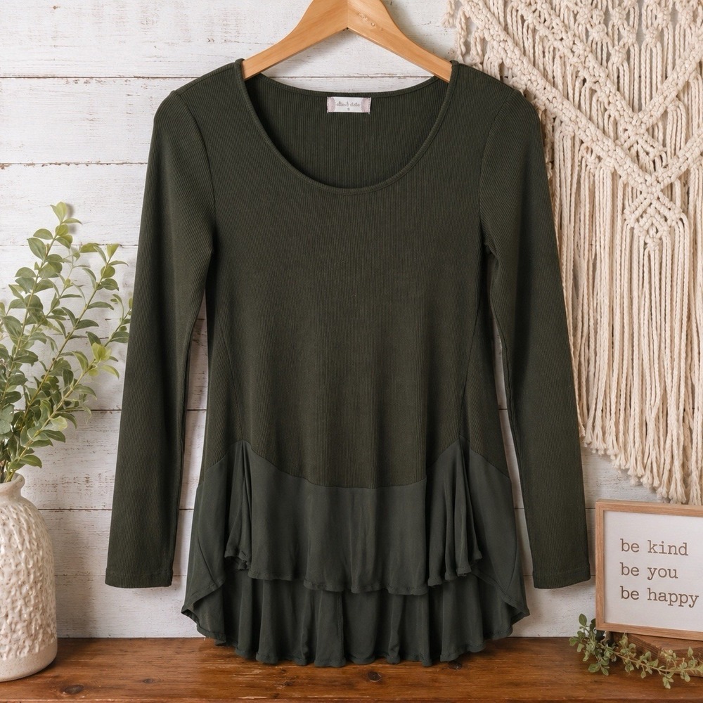 Altar'd State Women's Small Olive Green Ribbed Long Sleeve Top Ruffle Hem Tunic